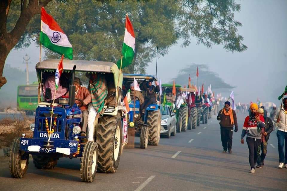 गणतंत्र दिवस पर देश का किसान होता रहा लहूलुहान और सरकार बरसाती रही डंडे