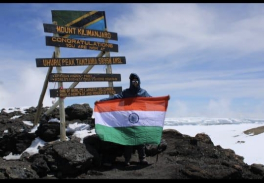 बिलासपुर की बेटी ने माउंट किलिमंजारो पर फहराया तिरंगा ,छत्तीसगढ़ का मान बढ़ाया , एन टी पी सी सीपत ने किया 2 लाख की आर्थिक मदद