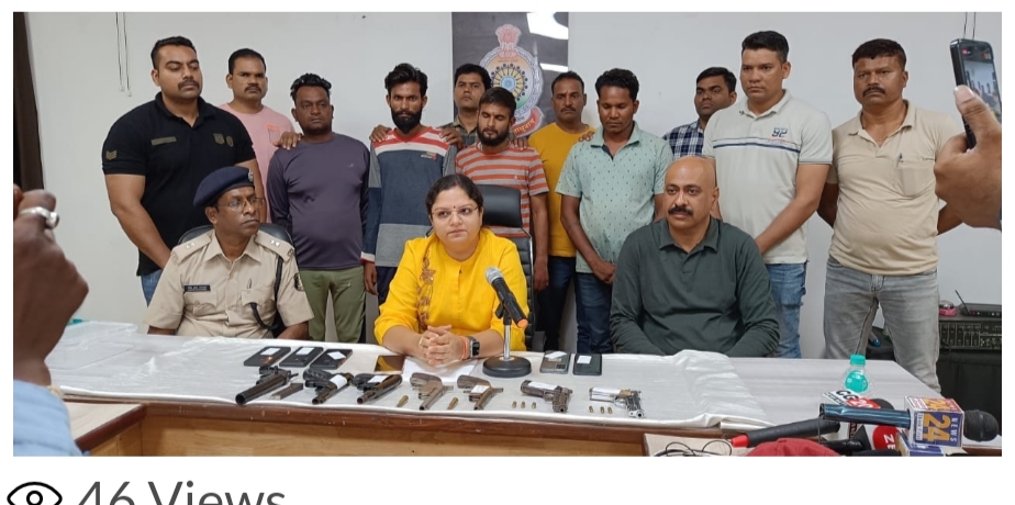 पिस्टल ,देशी कट्टा जिंदा कारतूस के साथ 4 लोगों को पुलिस ने किया गिरफ्तार , कूलर में छिपा रखे थे पिस्टल ,अवैध हथियार रख  लोगों को जान से मारने की धमकी देने वाला चढ़ा पुलिस के हत्थे